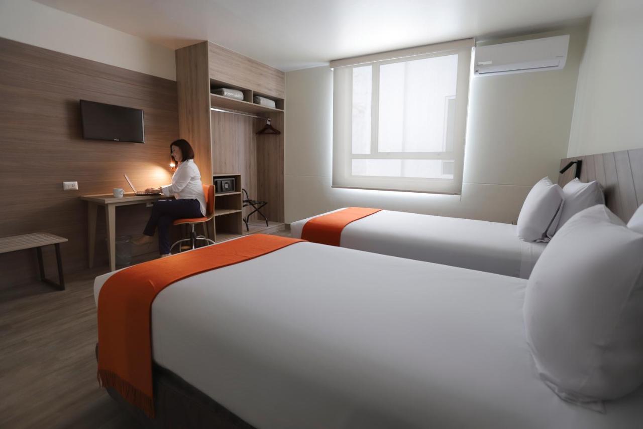 Casa Andina Standard Trujillo Plaza Hotel Eksteriør billede