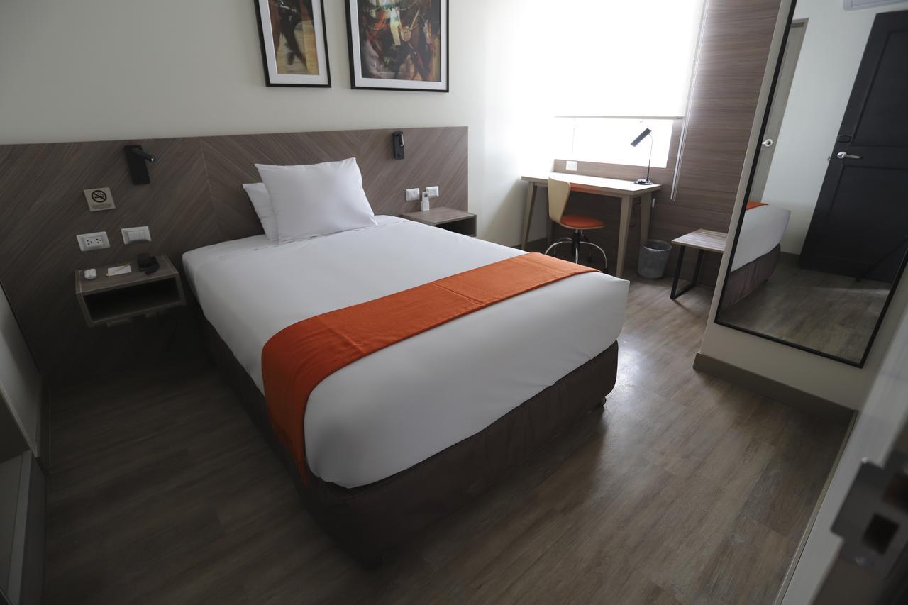 Casa Andina Standard Trujillo Plaza Hotel Eksteriør billede